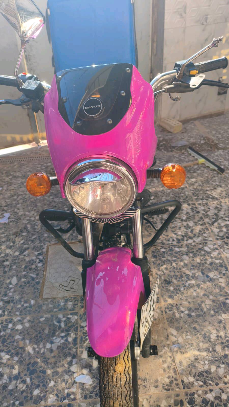 السلام عليكم دراجه دايون للبيع موديل 2023طالعه بل 2024 مكينه مكفوله مكينه 200 مرقمه باسمي رقمه بغداد  تحويل ثاني يوم مكاني بغداد العبيدي سعره 2400وبيه مجال ***********