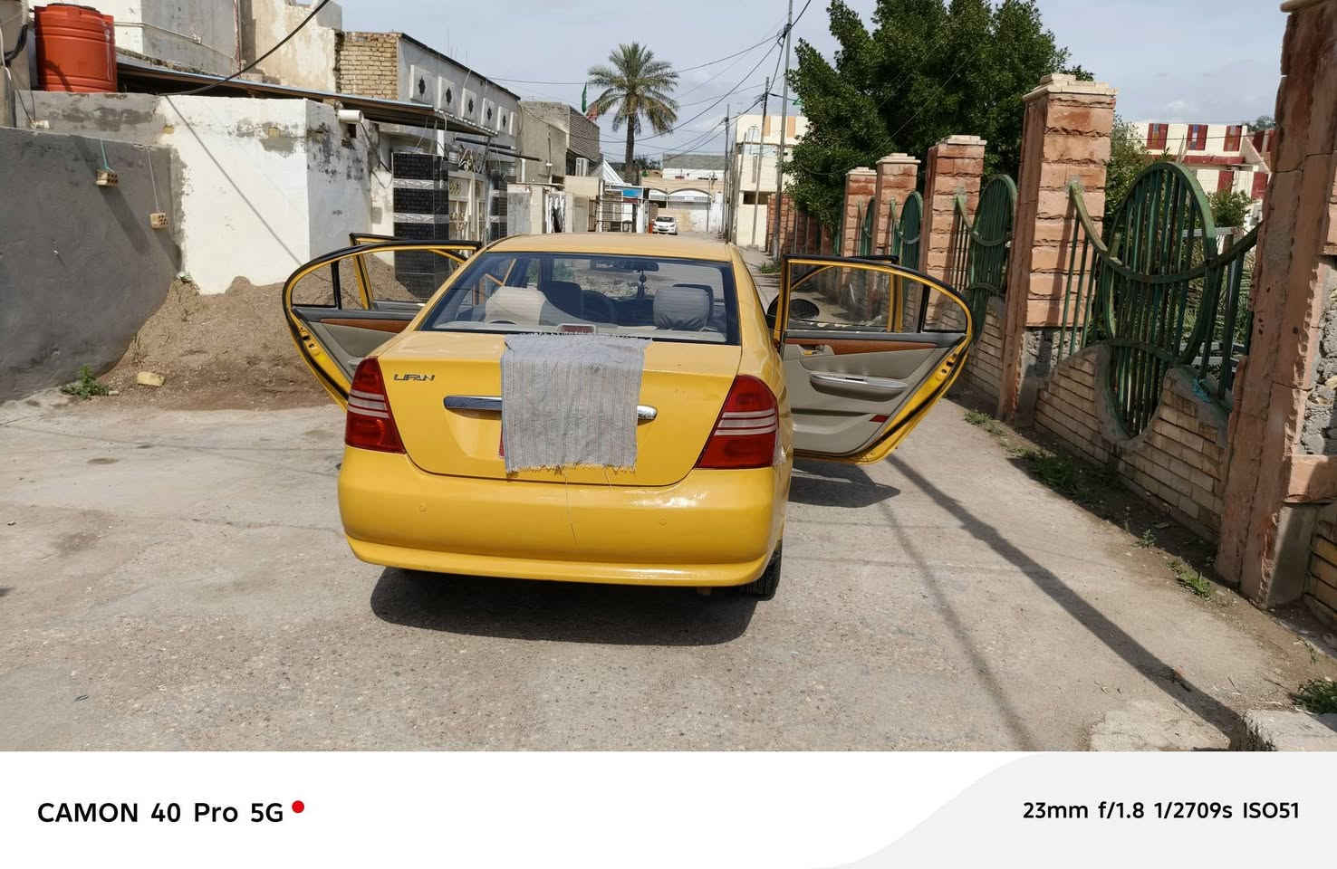 سلام عليكم 
سياره ليفان 620 
موديل 2013
سياره نظيفه
رقم واسط 
غير متواجد على فيس بوك اللي يحب 
يتصل على هذا الرقم***********
