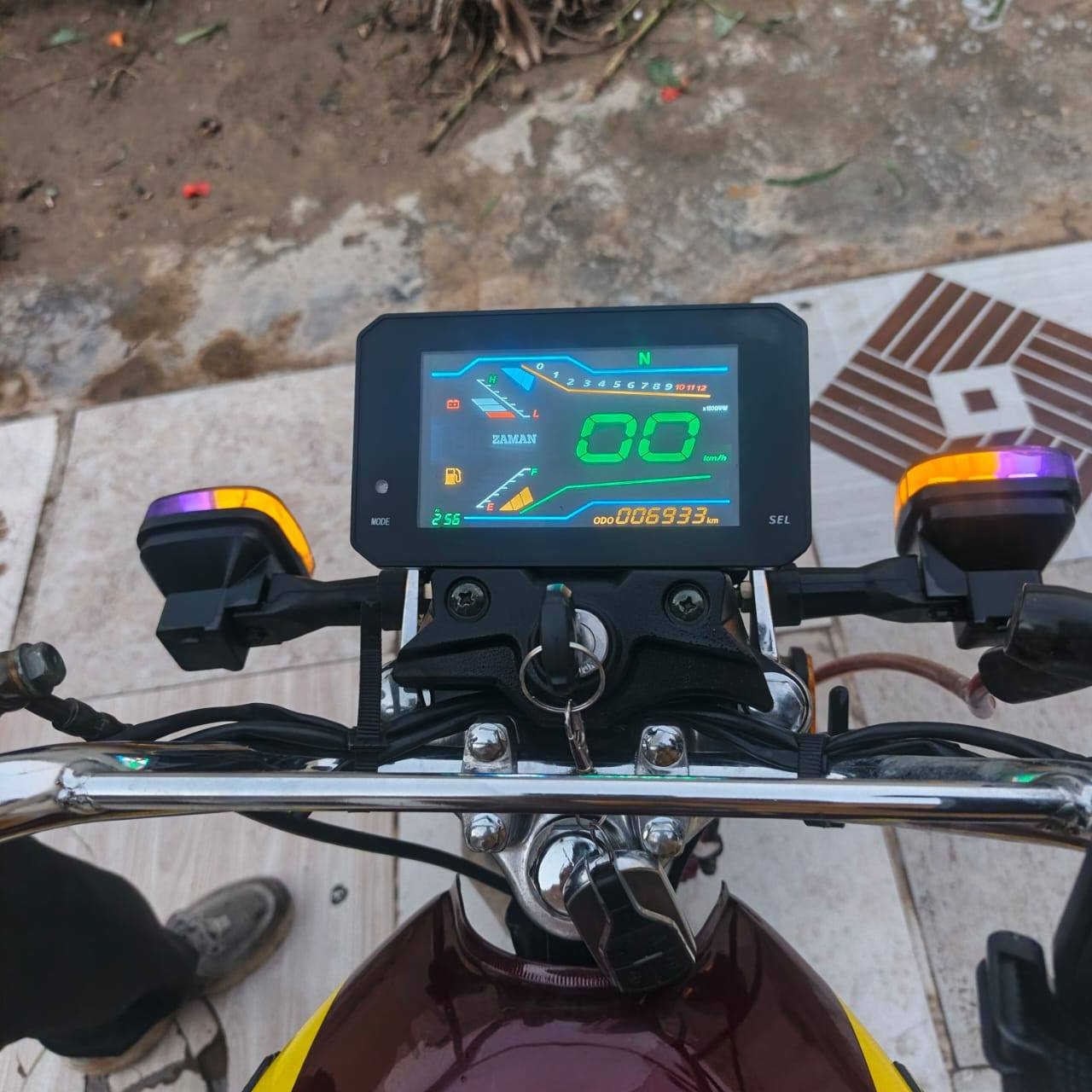 دراجه للبيع 
محرك حجم 200
موديل 2025
دراجه خيررر من الله ماصار شهر واحد من اشتريتها
برغي واحد مامطخوخ بيها تجي وتفحص بنفسك 
السعر ٨٠٠ الف وبي مجال بسيط 
دراجه وياها ٣ سويجات وبصمه 
رقم الهاتف ***********
وياها منفيس ومكاتبه
