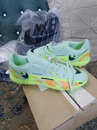 جينز • مقاس ٤٠ • نايك أصلي