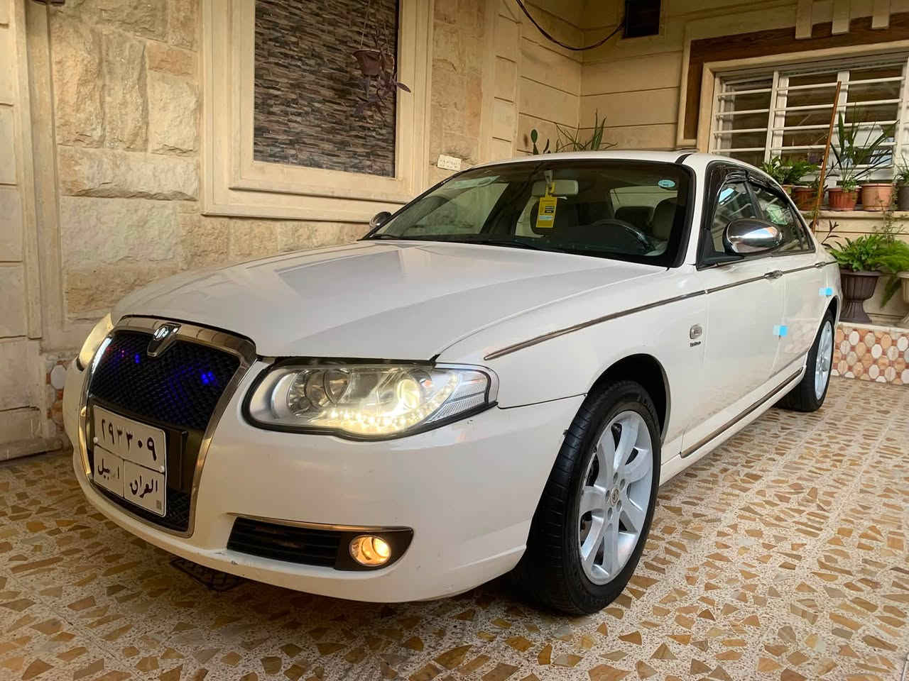 بسعر مناسب جدا  صناعة بريطانية اصل وفصل وقوة ومتانة  واعتمادية وتبريد وجديدة  …إم جي 750 موديل 2014 تمتاز بتصميمها البريطاني الكلاسيكي الأنيق (تشبه سيارات رولز رويس). بمحرك 4 سلندر بسعة محرك 1.8 لتر تيربو، أبرز مواصفاتها كاملة عدا البصمة
كشنات جلد ذات تحكم كهربائي.
غرفة داخلية مطعمة بالصاج الملكي.
سلايد روف فتحة سقف.
كير اوتوماتيك.
ويل كب بلادي.
تحكم مقود جهتين.
مرايات  كروم كهربائية.
شاشة وكاميرا دوارة بلادي.
حساسات خلفية .
لايتات زينون
مساحة داخلية  مريحة جدا.
السيارة كلش جميلة  وجديدة بيها صبغ قطعتين  بدون دواخل … السعر النهائي 63 للاستفسار ***********

