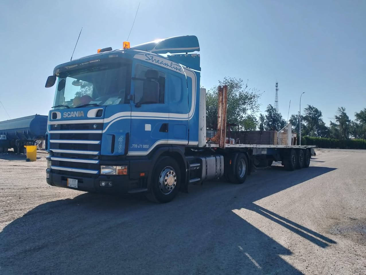 سكانية بم ونوزل موديل ٢٠٠١ رقم بصرة مشروع وطني*********** سنوية لل ٢٧ مكان السيارة بصرة قضاء الزبير السعر ١٨٥ وبيها مجال اوتوماتيك كير ٩٠٠ راس وعربانة جاهزة للعمل عربانة كوجيل دسك بريك راس وعربانة
