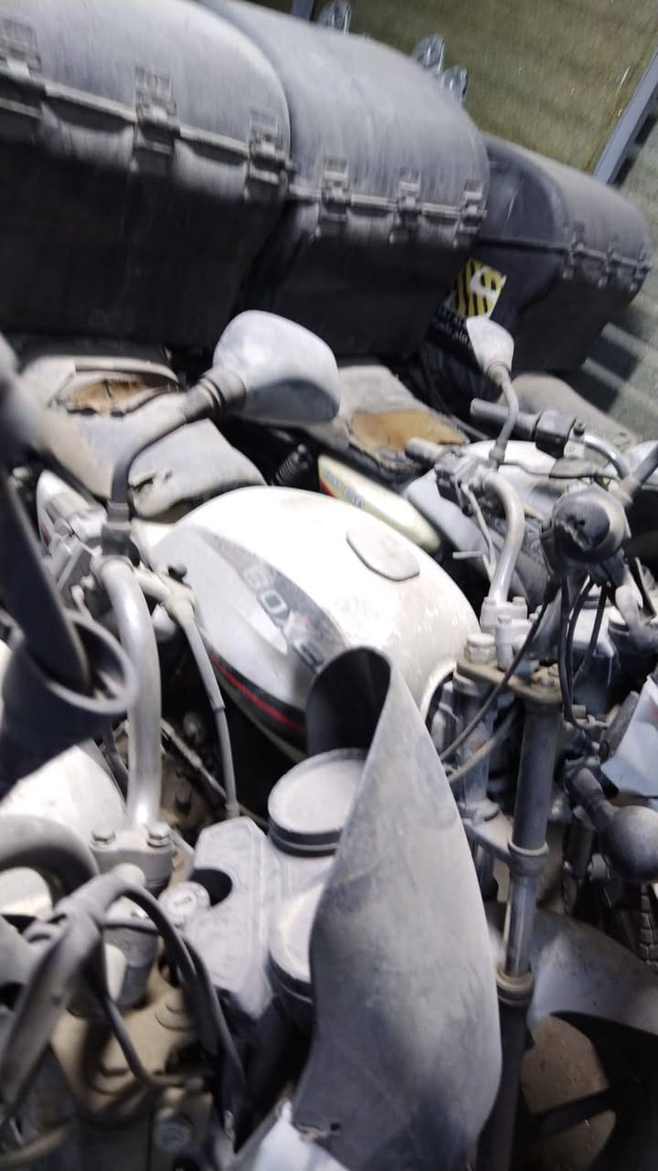 السلام عليكم دراجات عدد 6 تلاثه مرقم وتلاثه ممرقم بدون اوراق للبيع للاستفسار الاتصال ***********
