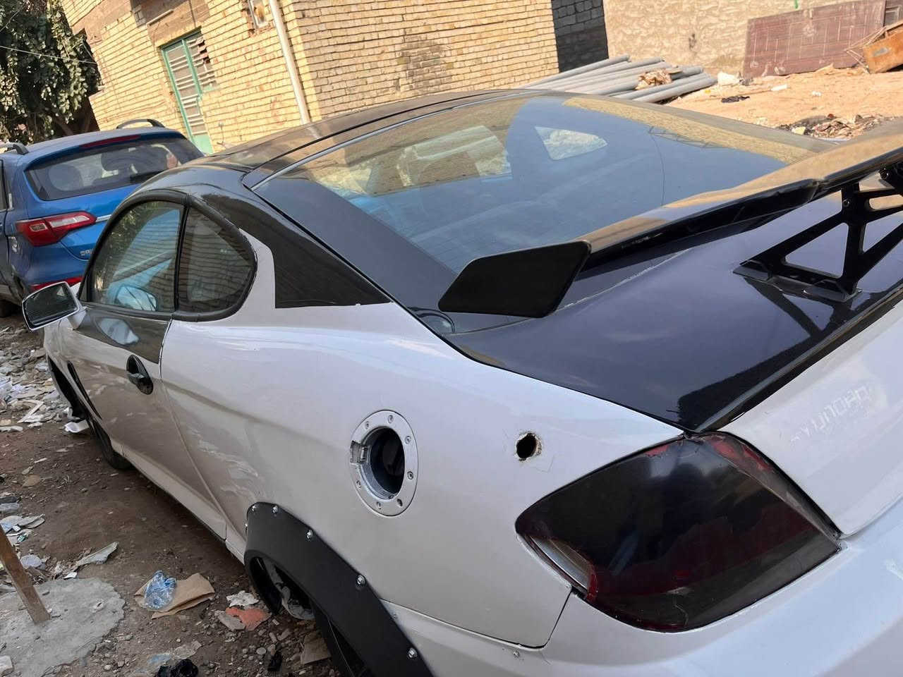 هونداي جنسيز موديل 2006 تك باب 
ماشيه 120 الف قابل للزياده
محرك 6 سلندر 2700 
محرك وكير مكفولات تبريد شغال ثلج 
كهربائيات كلها شغاله 
حداديه صدر كامله 
رقم بغداد انكليزي سياره باسمي تحويل ثاني يوم
سياره جاهزه 
سعرها 43 ورقه وبيها مجال ان شاءالله 
للاستفسار اتصال فقط 
عنوان بغداد 
*********** 
بي واتساب. وغير متواجد على الفيس بغداد, العراق
