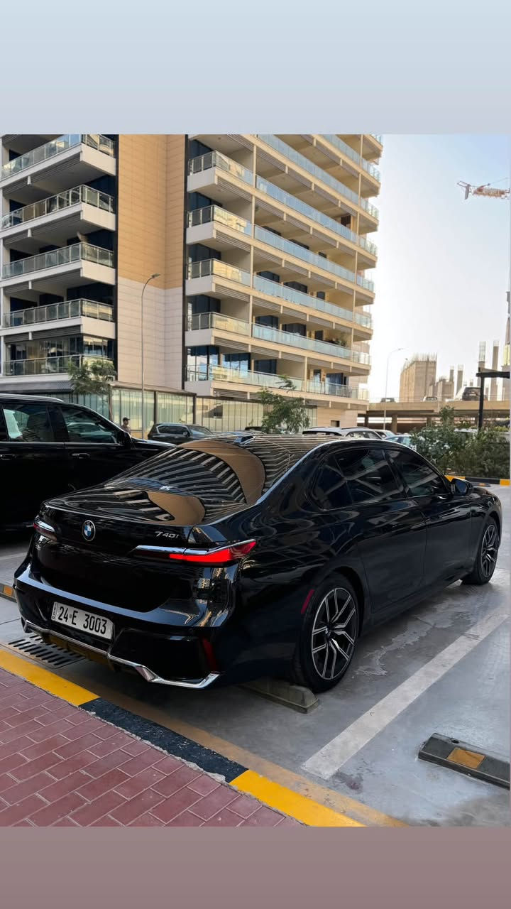 الفخم للبيع او المراوس كرستال BMW 2024 
حجم 740 وارد امريكي كلين تايتل كفاله عاااامه 
{ رقم شمالي مميز + سنويه تضليل + مغلفه PPF }

فول 1/1 
ماشيه 32 
بانوراما 
بيبان شفط 
تاب شاشات بالباب
مقاعد جلد كهرباء 
ناضور ليلي بالدشبول 
عدد كامرات 5 
حساسات رادارت 
نقطه توقف ذاتي 
ميحتاج اذكر اكثر معروفه وغنيه فول اعلى فئه
------------------------------------------
مكان السياره بغداد فقط الجناي والشراي يتصل +واتساب
الهاتف : ***********
