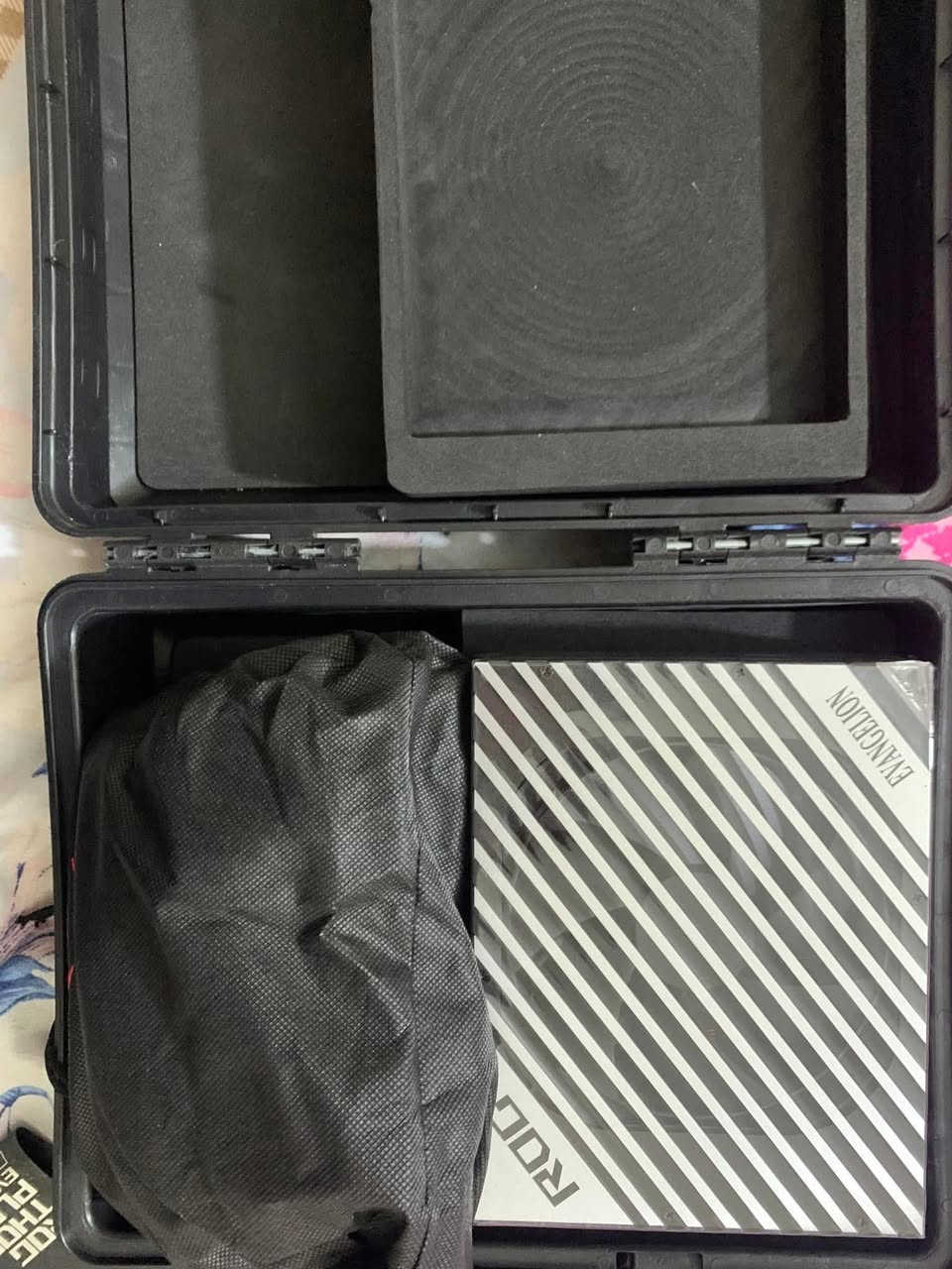 ⚡️ وحش الطاقة وصل.. ROG Thor إصدار الـ Evangelion الأسطوري! ⚡️
الاسطورة THOR
 "باور سبلاي" مو بس ينطي كهرباء، وإنما يضيف هيبة لتجميعتك، فهذا الوحش من ASUS ROG هو الجواب. مو مجرد قطعة، هذا تحفة فنية! 🔥
ليش هذا الباور يختلف عن البقية؟
• ديزاين عالمي: نسخة EVA-02 الخاصة، شكل وألوان خرافية تخلي الكيس مالتك يصير قطعة من المستقبل. 🤖🔴
• شاشة OLED مدمجة: يعرضلك شكد جهازك ديسحب واطية باللحظة، يعني مراقب جهازك بعينك وماكو شي يعبر عليك. 📊
• قوة 1000 واط بلاتينيوم: يعني شمركب "كارت شاشة" أو "معالج" من الفئة العليا، هذا الباور يگولك "شيل واشمر عليّ" وبأعلى كفاءة. 💪
• هدوء تام: المروحة مالته ذكية، بالاستخدام العادي توقف تماماً وما تسمعله أي صوت، هدوء براحة بال. 🤫
• باكيج فخم: يجي وياه جنطة خاصة وترتيبات تليق بيك كـ جيمر محترف.
🚀 لا تضحي باستقرار جهازك، انطي القوة لـ "ثور" وهو يتكفل بالباقي.
#العراق #جيمنج #تجميعات_كمبيوتر #ايفانجيليون #ROG #AsusIraq #PCBuild #GamingIraq


**إذا كنت صاحب هذا الإعلان وتريد حذفه لأي سبب، رجاءا أرسل رسالة إلى الدعم الفني**