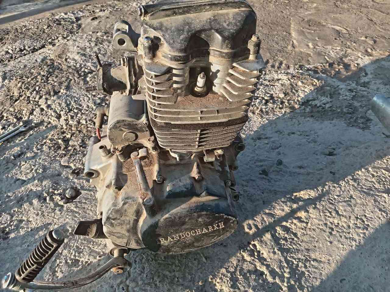 مكينه 150 معمره كامله تريد فحم   وتريد شرط الشغل السعر المكينه 90 وبيه مجال الطيبين  اكزوز رياضي السعر 15 الف وبيه مجال الطيبين تريد خاص موفتوح رقم ***********
