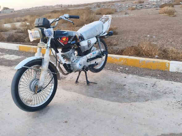 سلام عليكم عدي دراجه للبيع 
نامي ابرو موديل 2020كهربايات كله شغال شلعه معدل فول السعر (  380)وبي مجال حك الجيه مكاني حويجه ناحيت الرياض (07856 0674070)مو شراي لتعبني رجآ
