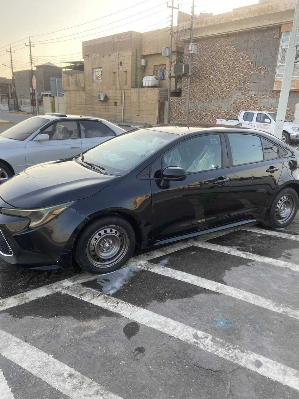 السلام عليكم كورله وارد امريكي 2021 LE داخله بسنه 2022 معوقين السياره بعد سنه وتصير حره رقم ذيقار بسم بنيه وحاضره للوكاله ماشيه160 حقيقي الداخل لونين سايد بريك كهربائي الكورله معروفه بعد موصفاتها  كير مكينه حداديه تبريد تخم تاير كفاله100‎%‎نقص برغي مابيه  بيه فقط ملاحضات بل بدي والسونار موجود ناشره شوفه 
عنواني البصره دور الصحه (***********)
السعر 123$ وبيه مجال
