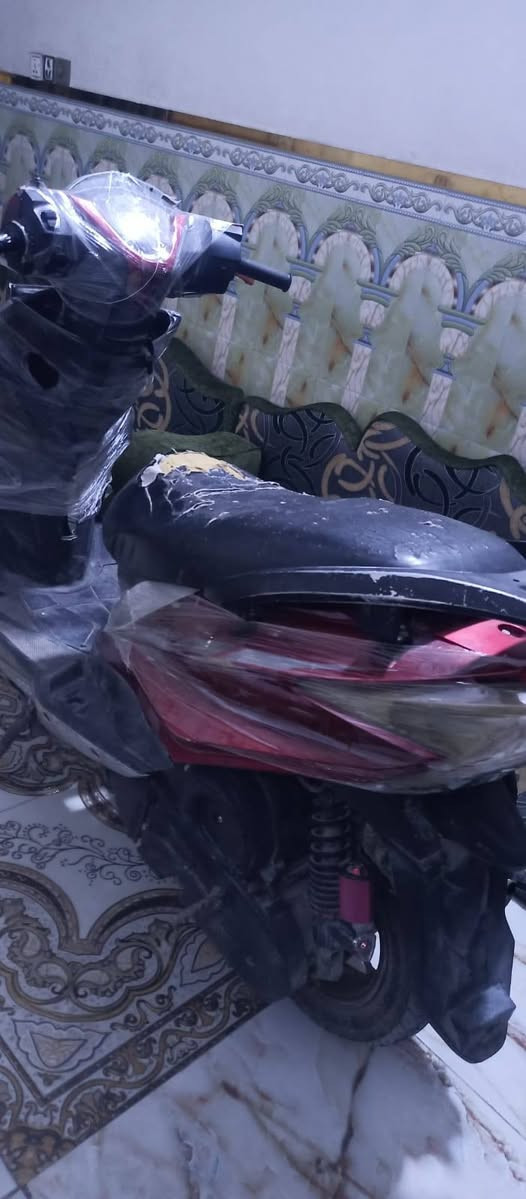للبيع دراجه سكنس جانبو مكينة ماكس ياباني دراجة خير من الله نعومة حلوة نكرا سلف نقصهة الوجه لامامي مثل ماموضح مكينة مامفتوحة نكرا سلف هندر كهربائيات كلة شغال حتة ام بيثري بيها التفاصيل بالفيديو دراجة خير من الله ماتنسمع مامفتوحة السعر 170بيهة مجال بصيط مكاني كربلاء حي النضال يم المستوصف للاتصال *********** متواجد واتساب
