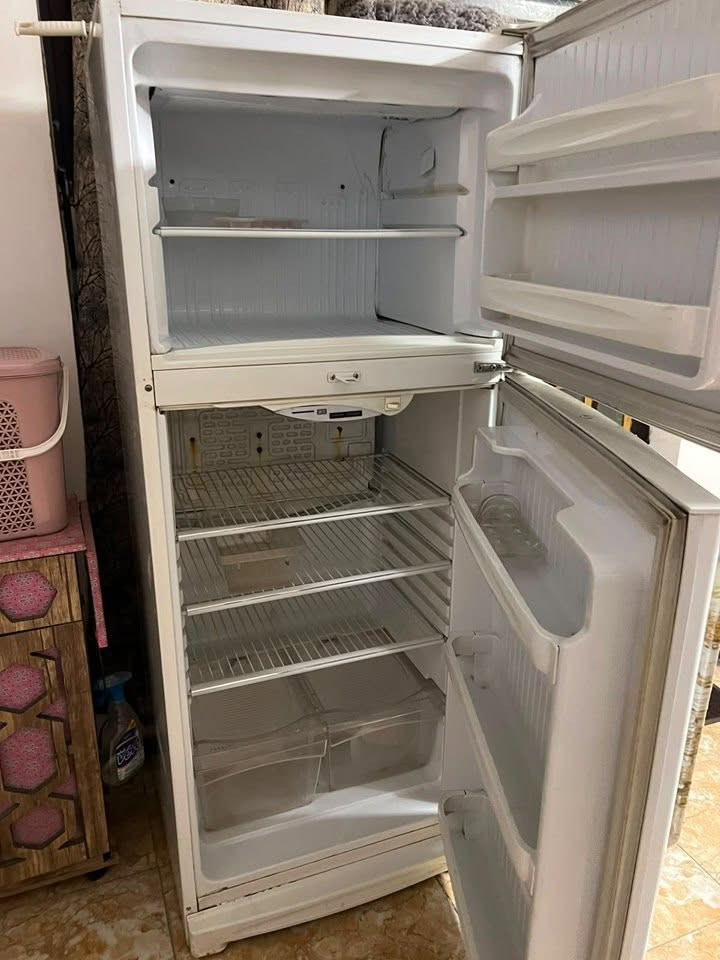 ثلاجة نوع CONCORD ❗️❗️❗️
مستعملة لـكن نضيفة جداً ومابيها اي مشكلة 

وهاي صورها سعرها 💸250 الف فقط✅✅

للتواصل *********** متوفر واتس ☎️📞
