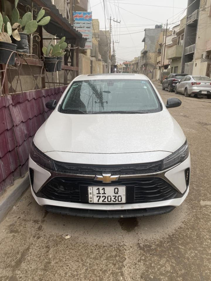 سلام عليكم سياره شوفر كافلير مديل 2024 محرك الف وخمسميه تيربو سياره خير من الله محرك وكير سياره نضربت عندي وهيه طابكه بلباب جاملغ وباب والباب الخلفي وبيه بارد بلباب مال سايق سياره ماشيه 31000 سياره رايده 120$
رقمي *********** متوفر بس واساب
