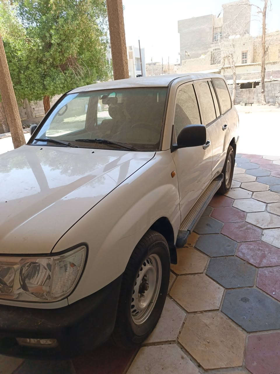 السلام عليكم لاندگروز مصبوغه عام بيها معجون قليل تكمه السايق تخم تاير دلوب جديد موديل 2005 كير ومكينه كفاله سياره جاهزه ماكو اي نقص السعر 125تحويل ثاني يوم  ***********
