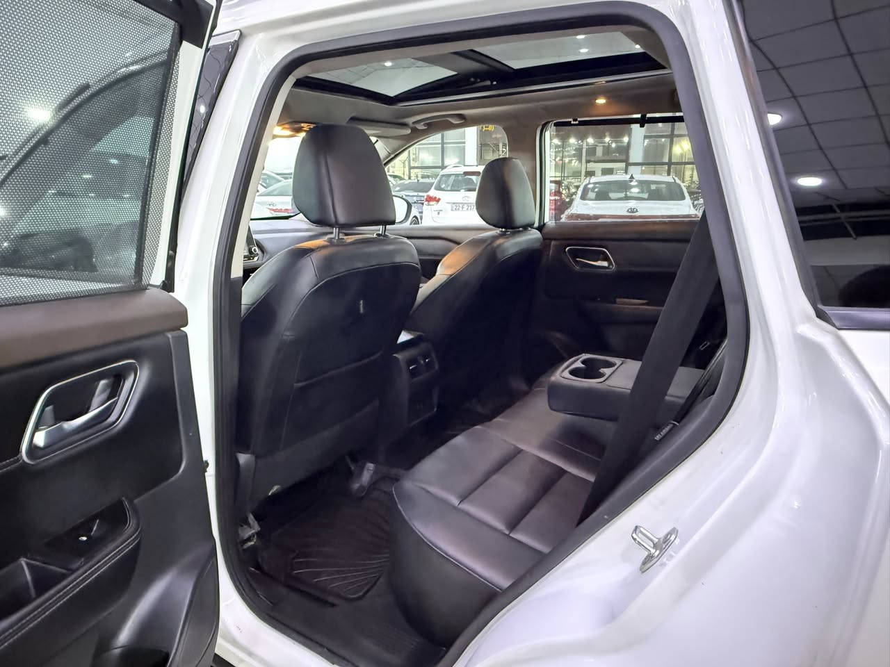 نيسان روگ موديل 2021  4سلندر مواسةفات Sv plus  فول فول مواسةفات ماشى 47 ميل سبارة بچم خلفى كبس رقم سنويية كل جديد  مكان سيارة اربيل  
سحر مناسب 
***********
وأتساب موجود
