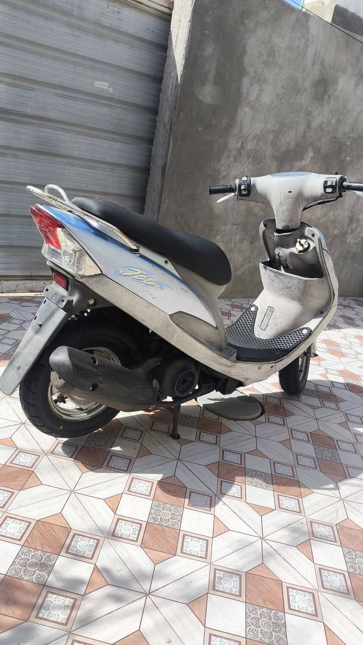 سلام عليكم ماكس منغولي حاويه صارلها سبوع نازله.
دراجه سلف هندر. مكينه مكفوله برغي مامفتوح. بيها
اشاير لايت عالي ناصي دبلات امامي وخلفي بريك امامي وخلفي قفل صندوق قفل سكان كيج بانزين /كيج كيلو متر دراجه كفاله عامه وكله ختم واحد وي لمكينه
المكان البصره قضاء المدينه 
الاستفسار ***********
