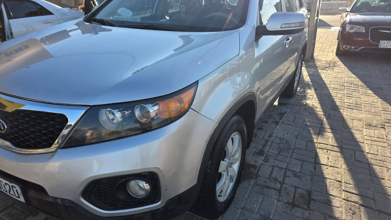 السلام عليكم
سورنتو موديل 2012 خليجي رقم بغداد انكليزي بأسمي لون رصاصي 4 سلندر حجم المحرك 2400
7 راكب السيارة نظيفة وبيها مناطق صبغ نتيجة ضربة نفس ما موضح بالسونار 
المحرك والگير بحالة جيدة جدا
تدفئة تبريد 3 قطع مع شاشة وكاميرا
السيارة مصروف عليها وجاهزة وما بيها اي مشكلة التحويل ثاني يوم مكان بغداد حي الجهاد للاستفسار على الرقم***********
متوفر واتساب الشراي يتصل ويتدلل
