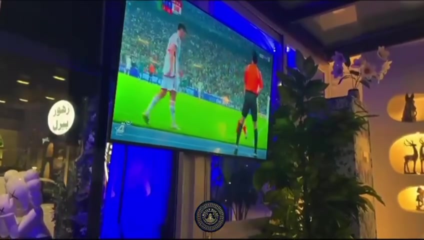 مطعم مستر بوكس يرحب بل ضيوف 
حجز طاولات 
وحجز حفلات يوجد طابق خاص للمناسبات 
للتواصل 
اليرموك اربع شوارع 
مقابل مادو
***********
