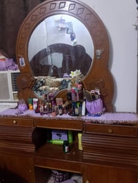 غرفة نوم • ٤ قطع • للبيع