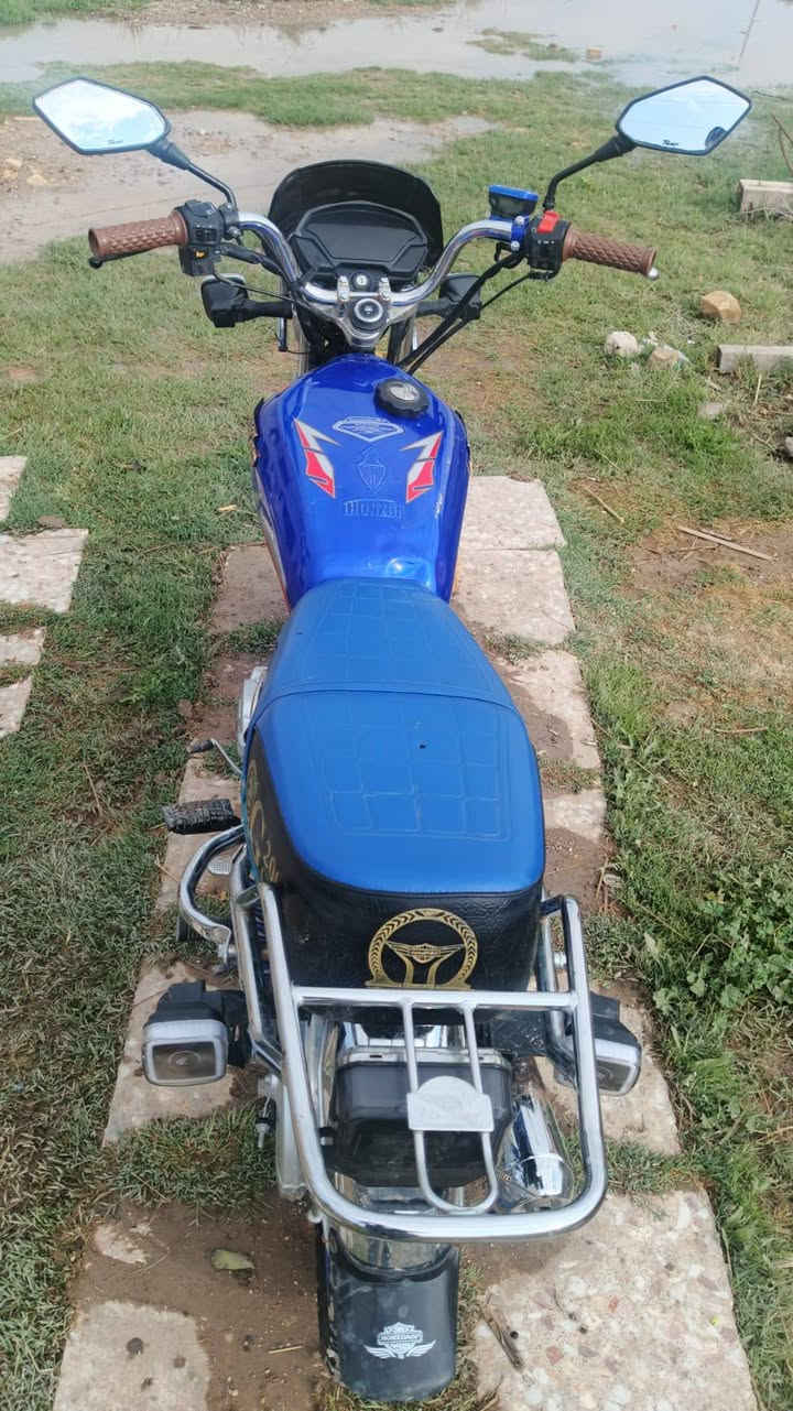 سلام عليكم دراجه ايراني موديل 2025خمسه كيرر كهربائيات شغاله محرك بلادي دراجه نضيفه اورق كامله مكاني بغداد بسلاميات يم سيطره البريشه غريب عل شعله السعر 850وبيه مجال رقمي ***********//***********
