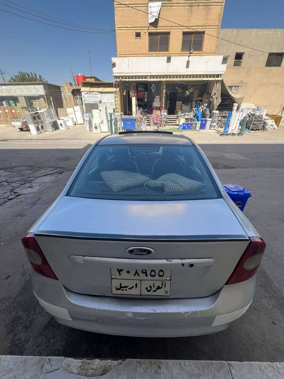 سلام علیکم
فۆرت فۆکس 2011 تیتانیۆم فول فول مواسەفات 
دوو کوشین هیتەر 
تەعدل سورحە 
چار جام کارەبایی ئۆتۆ 
بەسمە 
69 وەرەقە و محامەلە 
ژم . ***********
