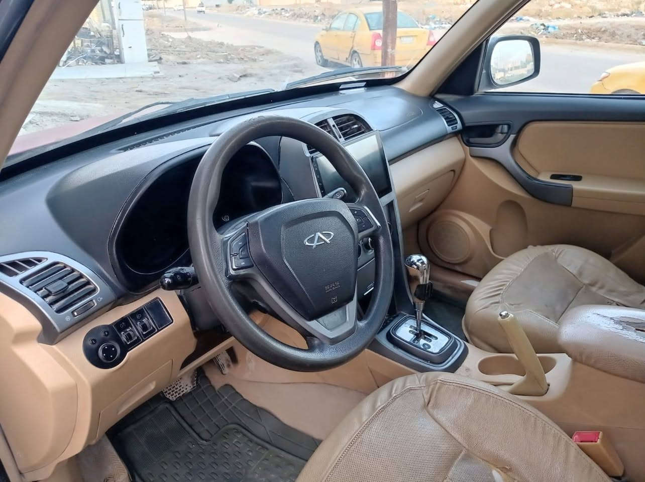 سلام عليكم
سيارة تيكو 2013 للبيع
مكينة وكير خير من الله 
جميع الكهربائيات شغالة
تبريد تدفئة شغال
السعر 43 وبيها مجال
***********
