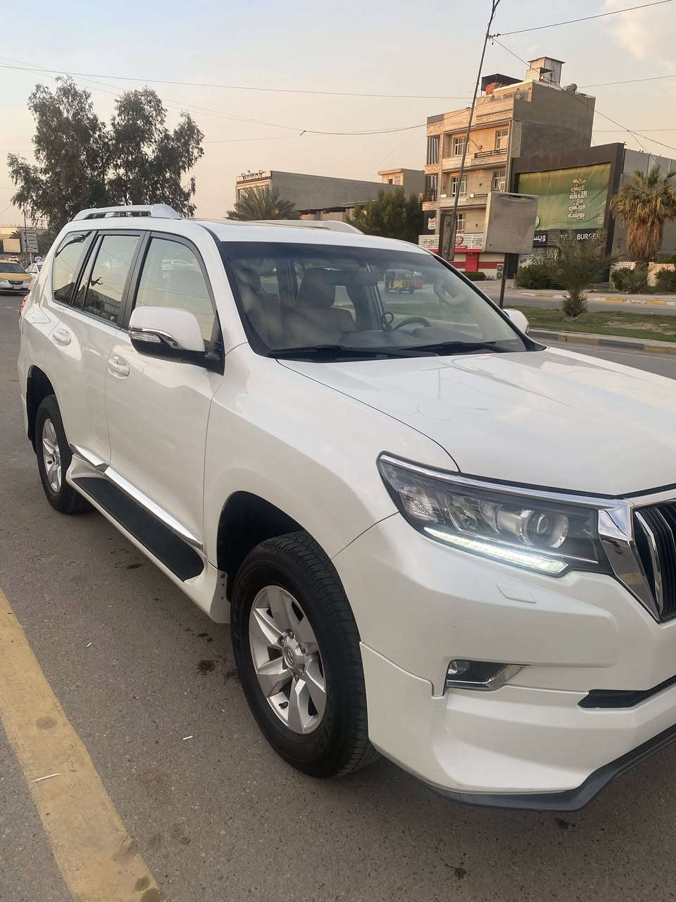 برادو 2019 فول مواصفات TXS وكالة ساز تويوتا العراق للبيع بسعر مناسب جدا
السيارة رقم بغداد الجديد باسمي وهزة وسنوية جديدة ثاني يوم تحويل 
السيارة كلش نضيفة ماشية 74000 كم حقيقي وع الفحص وين ميعجبك 
االسيارة بيها ملاحضات بسيطة اخر اربع صور بالمنشور مذكور بيها كل الملاحضات والسيارة بدون صبغ حتى الدعاميات بدون صبغ وكير ومحرك كفالة
مواصفاتها محرك 6 سلندر 4000 وتشغيل عن بعد وكراسي جلد وكهرباء الامامية ثنينهن وفتحة سقف وثلاجة وحساس ضغط الاطارات ودبل تانكي وهوك خلفي وزراك لايت ولحاية وحساس دعامية خلفي وشاشة وكاميرا وباقي المواصفات المعروفة 
تخم تاير دنلوب جديد وباتري جديد ودهن وفلاتر وارضيات بلادية وطفاية ومثلث وعدة كاملة وبصمات ثنين 
السيارة مناقصها شي ربع متصرف عليها

مكان السيارة بغداد
السعر 38800$ يعني 388 ورقة وبيها مجال اتصل وتدلل

تليفون *********** وبي واتساب
