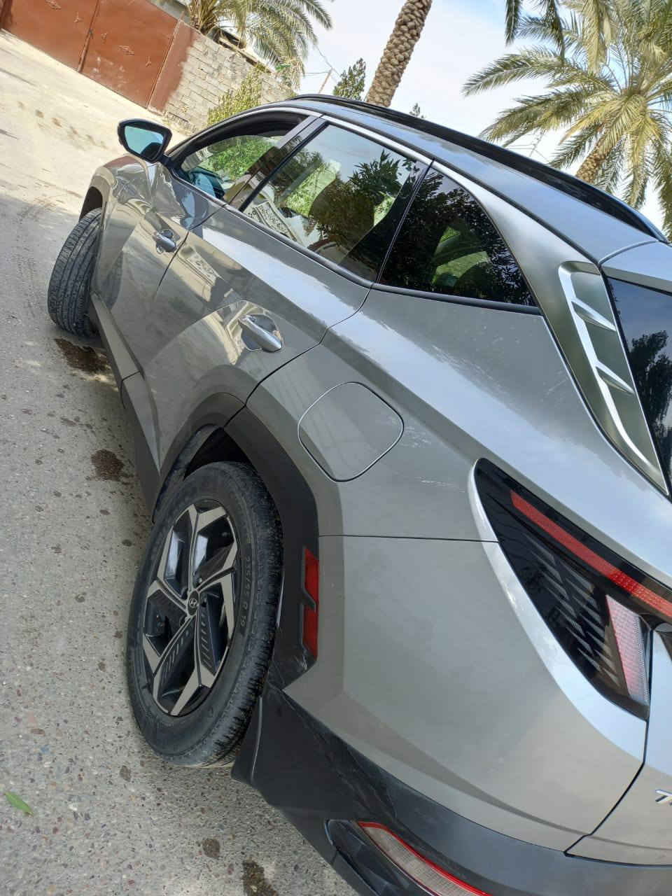 السلام وعليكم سياره توسان هايبرد 2022.بيع او مراوس فول مواصفات 1/1 صور الحادث و السونار بلمنشور السعر 215 وبيها مجال ***********
المواصفات 
1 بصمه تشغيل وبصمه ابواب 
2 توقف ذاتي 
3 كامرات 360 وكامرات ويا الاشاره
4 رادارات امامي وخلفي وجانبي 
5 كشن السائق ميموري 
6 كشن كهربائيّ 
7 صندوك كهربائيّ 
8 اشاير بلمري 
9 ثلاث وضعيات قياده 
10 بنوراما فتحتين 
11 كير ماوس 
12 نظام منحدرات  
13 هيترات بلكشن 
14 ويل كب كروم 
15 لايت لد لد نهاري 
16 تشغيل عن بعد 
17 تتحرك للامام وللخلف بلبصمه 
18 قطعتين تبريد 
19 شاشه دجتل 
20 سستم سماعات 
21 كشافات 
22 بكلايت لد
