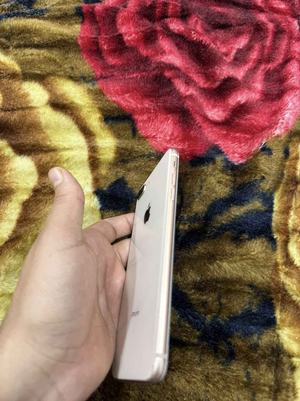 ايفون 8 بلس – ذاكرة 64GB
حالة الجهاز نظافة ممتازة
الشاشة بيها فطور بسيط بدون تأثير على اللمس
الكاميرا لا تعمل
السماعات لا تعمل
السعر: 60 الف
📍 العنوان: بغداد – البياع
📞 رقم الهاتف: *********** (وتساب متوفر)
