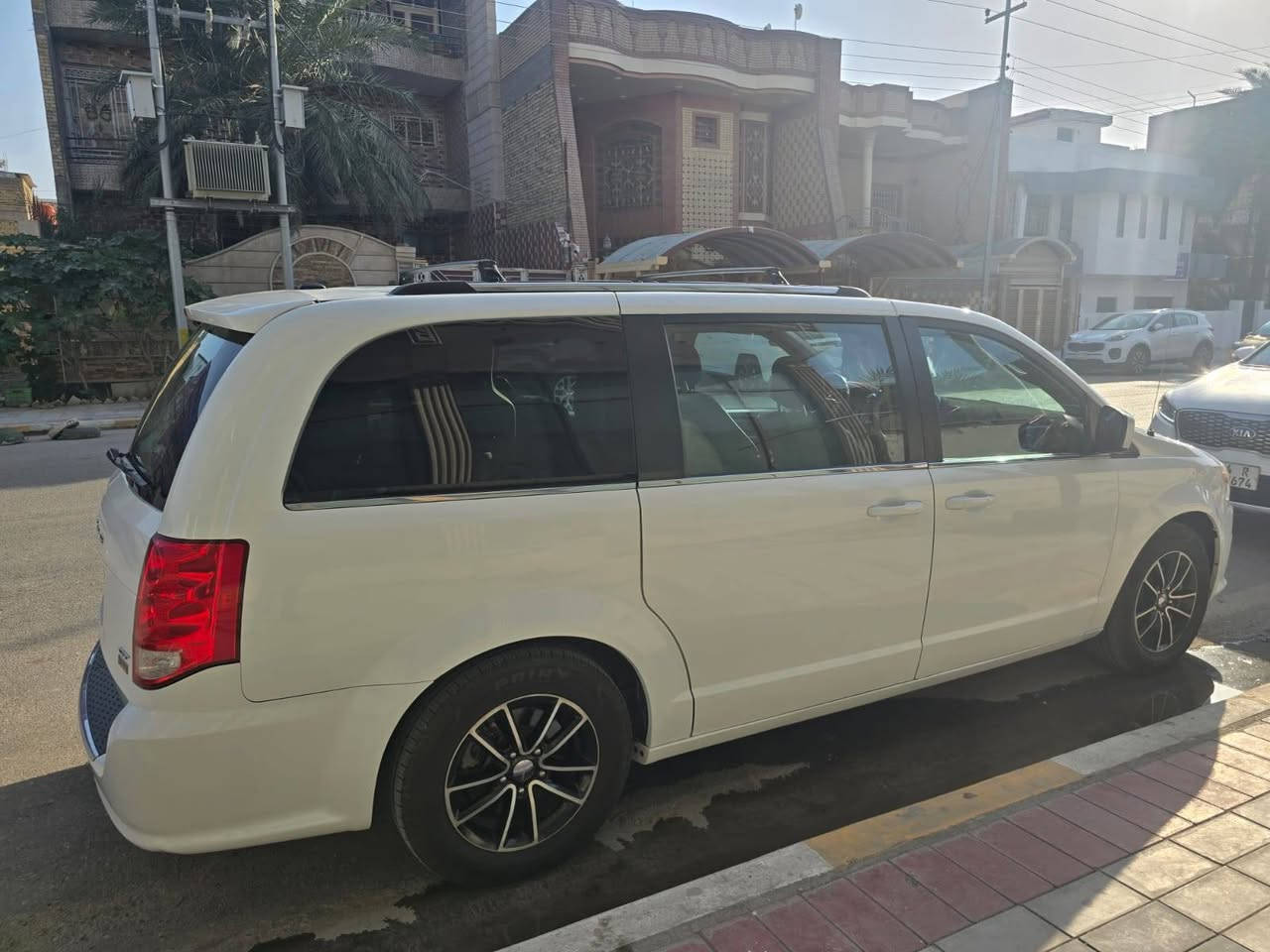 سلام عليكم
دوج كرفان 
موديل 2020 sxt 
باب كهرباء صندوق كرباء تشغل عن بعد سياره عليه ادامه كامله ماشيه قليل بسمي رقم اوربي 
تخم تاير ،،،🛞
تبريد فول ،🥶
مكينه كير 👍فول 
شاشه تاب حساس خلفي كامره 
سعر 190 ،💰
عنوان بغداد
***********
***********
