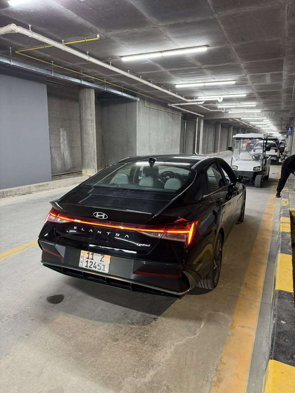 النـترا 2025 امريكي   لمتد
السياره نظيفه جـداً حادث بسيط فقط جاملغ وباب عكس السايق وباب خلفي كلير توحيد لون 
المواصفات :
- بصمه تشغيل وابواب الصندوق 
- تشغيل عـن بعد 
- رادار امامي خلفي 
- كيجات ديجتل 
- صندوق كهربائي ذكي 
- اريل طياره نفكيتر 
- مكينه 2000 المرغوب 
- ثلاث انظمه قياده 
- شاشه كبيره على طول السياره 
- توقف ذاتي وقفل كروس 
- سايد بريك بصمه 
- اضائه ترحيب عند الاقتراب 
- ويل كب كروم
- سقف فتحه 
- السياره ماشيه 7 الف كيلو 
- السياره مرقم وكامل
- السياره خير من الله ومبينه بالصور
السعر 193 ورقه
- للاستفسار الاتصال على الرقم  *********** 
بغداد حي الجامعه
