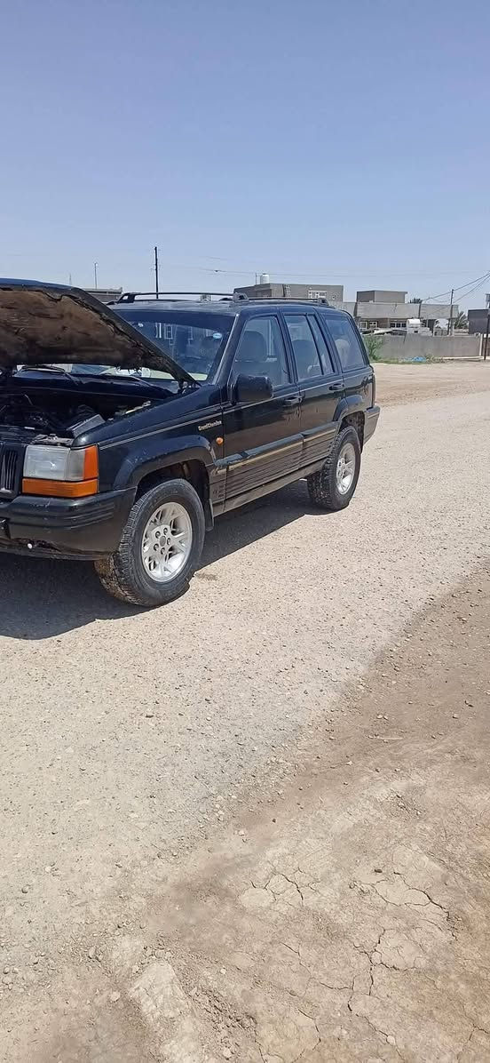 جيب شيروك للبيع الموديل 93رقم السيارة سليمانية سنوية جديده الحد 28 السيارة بسمي تحويل ثاني يوم العنوان واسط حفرية سعر السياره 55  رقم الهاتف ***********
