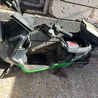 دراجه شحن أبيع كوم حديد نقصها بس بطاريات تشتغل طبيعي السعر 200الف وبيه...