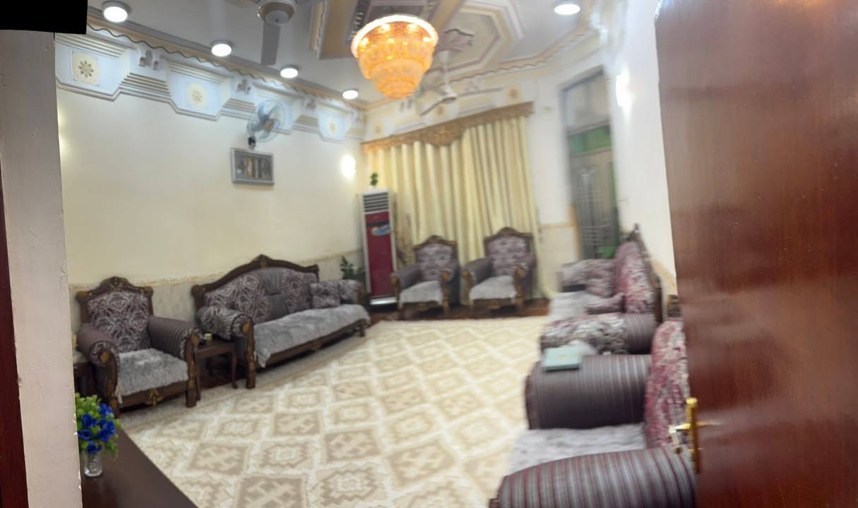 🌺اللهم صل على محمد وال محمد🌺

#دار سكن في حي الحكم قرب مدرسة 🏫 الحبوبي

#المساحة 250 متر طابقين 

#الطابق الاول غرفة وصالة كبيرة وبراني كبيرة ومطبخ وصحيات داخلية وخارجية وطارمة 
 والطابق الثاني 3 غرف وصالة وصحيات 

#السعر 255 مليون مع المجال  

للاستفسار اكثر عن موقع العقار الاتصال على الارقام التالية او مراجعة مكتب عقارات المختار شارع زمزم قرب حسينية السيدة زينب عليها السلام مجاور عمارة ابو بسيم 

*********** يوجد واتساب 
*********** يوجد واتساب
