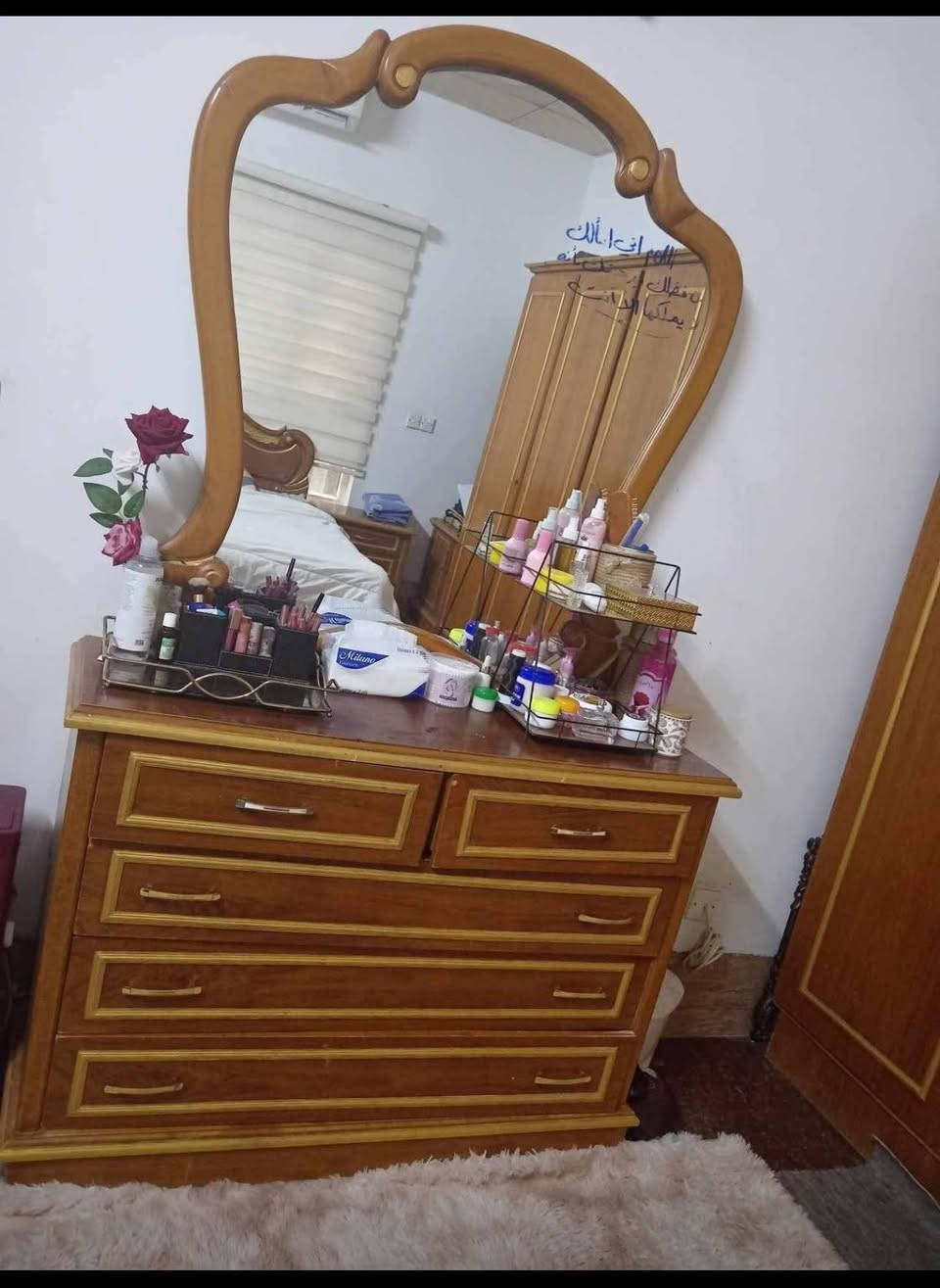 غرفة نوم صاج نضيفة بدون كسر ٦ قطع ***********   سعر ٥٠٠ الف
