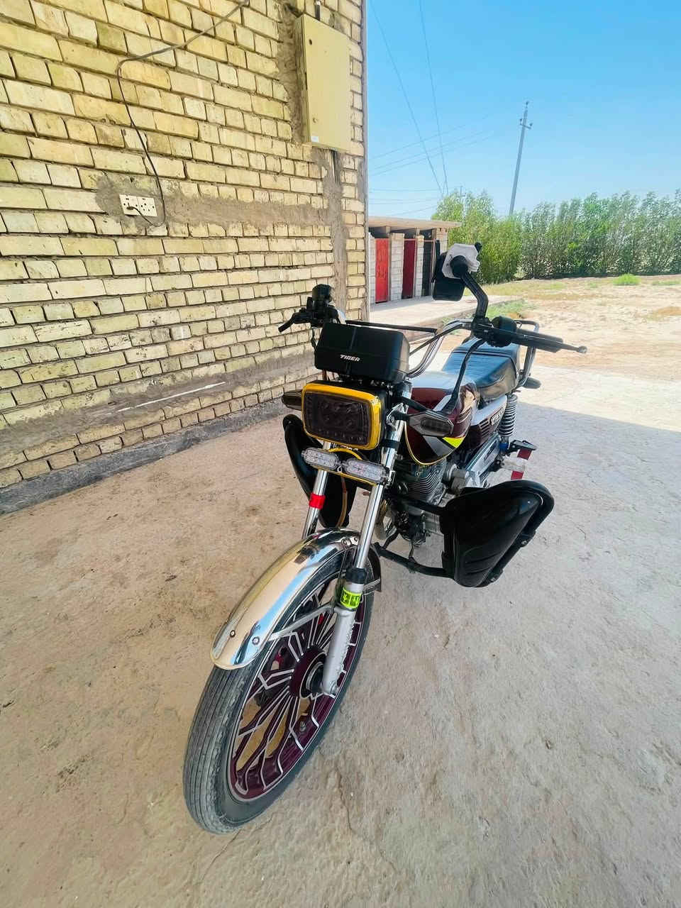 السلام عليكم دراجه أيراني سافان للبيع موديل 2024اوراق دراجه مال جناي السعر ٤٧٥وبيه مجال تصال او خاص ***********
