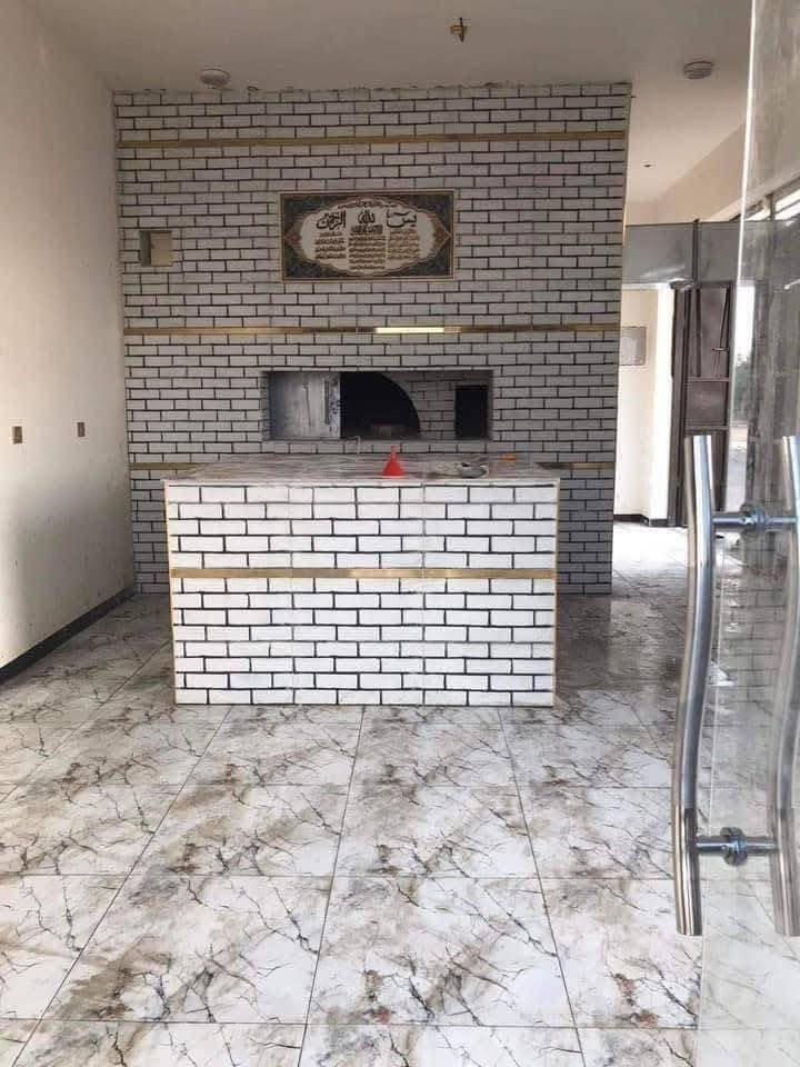 بسم الله الرحمن الرحيم 
يالله اسحاق وحسنين الكواز لبناء افران الصمون وافران البيتزا وتنانير الخبز وتنانير المندي 
مواصفات الفرن الصمون 
اولا كرك ستاوا كامل من اول صمون الى اخر صمونه 
ثانيا شرط حماوه الفرن جيده جدا بدون اصراف في الوقود 
ثالثا العركجين نشتغله بطين 
رابعا طابوك حراري تركي الاصلي شرط 
خامسا نعطي قياسات للفرن بحيث يعطي ستاو كامل للصمونه 
سادسا. باب الفرن من الوزن الثقيل ذمه
سابعا. مده العمل يومين 
يوجود لدينا كوادر مختصه في عمل الافران 
ثامنا ضمان الكوره ٣٠ سنه 
تاسعا. يوجود لدينا صيانه مجانيه للافران كل سنه احنه نتحمل كافه احتياجات الفرن 
             نعمل في جميع محافظات عراقنا الحبيب
هاي مهنتنه ومهنت اجدادنه 30 سنه في بناء الافران 
هاي ارقامنه واسعارنه مناسبه جدا
ارقامنه
***********
***********
