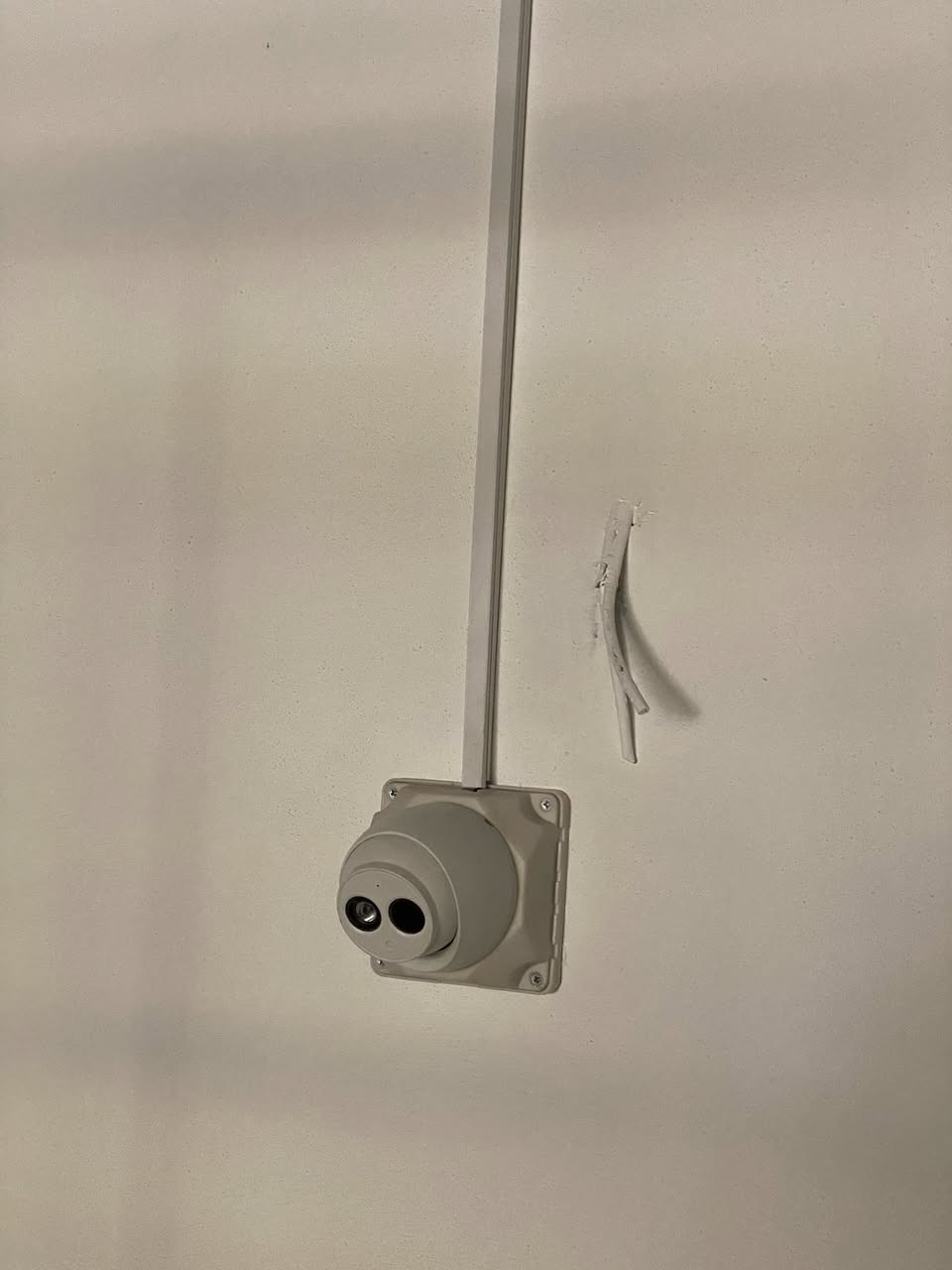 #عين_كربلاء_للكامرات
#عنوانا كربلاء الجاير حي الامام علي قرب اسواق برتقالة 

تم بحمد لله تجهيز وتنصيب مجموعة من كامرات المراقبة في في سونار للسيارات في #كربلاء_المقدسة حي المعلمين مكونة من ١٦ كامرة من ماركة dahua  وبدقة 5mp وتحتوي ع خاصية الصوت  

للطلب او الاستفسار الاتصال بالرقم *********** او مراسلتنا ع الواتساب ع نفس الرقم

#كامرات_المراقبة
#كربلاء
#مبيعات_كربلاء
#كامرات_المراقبة
