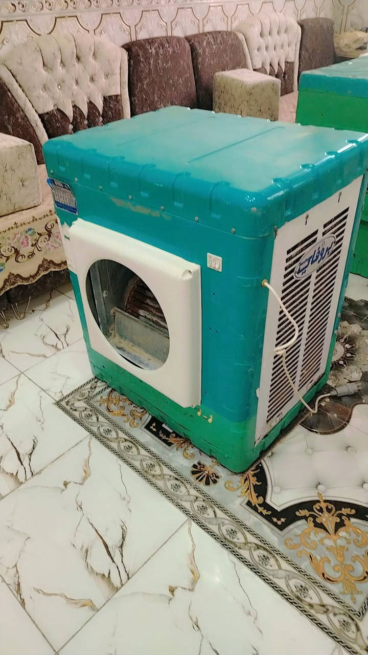 مبردات اثنتين نضافه فول برفان الهوه ثلج الجبيره بيع ٨٠ وبيه مجال بسيط والثانيه الوسط بيع ٧٠ وبيه مجال بسيط اتفيد اهل المواكب هاتف*********** بيه واتساب المكان نجف حي الوفاء
