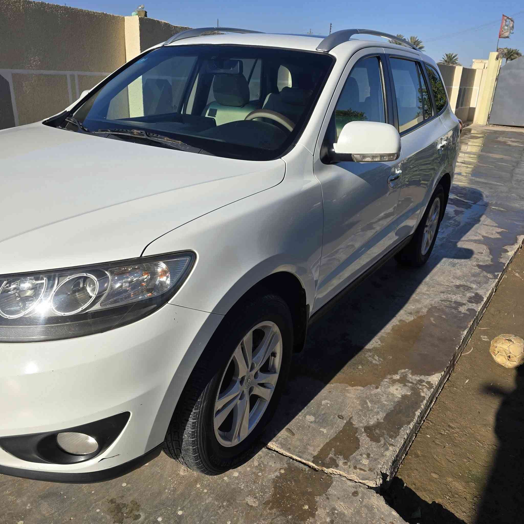 سلام عليكم
للبيع سنتافيا ٢٠١١ مكينه ٦ سلندر ٧ راكب كامره فتحة 
السياره مكفوله رقم مميز  ( المكان بابل/جبله) السعر ١٦٥
*********** /***********
