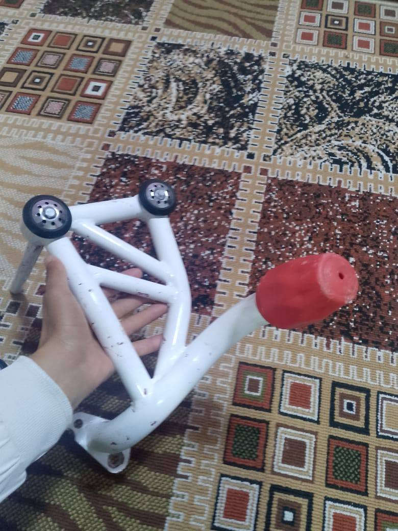 السلام عليكم  درع هاوجي جديد فول مصبوغ صبغ عادي وكشط تكدر ترجعه عل لونه لحمر  وبراغيه كامله  السعر 30 وبي مجال ممتواجد خاص اتصل عل رقم ***********
