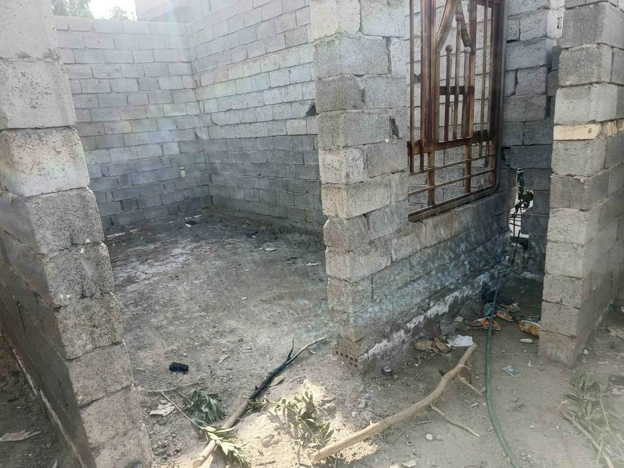 سلام عليكم 👋
🔥🔥السعر 25مليون وبي مجال قليل 🔥🔥
انذار بطابو الشعب 🔥
هيكل للبيع🏡 في السريدات القديمه المربع الثالث على شارع الجزيره 🛑 يصير بضهره البزل وراح ينسد 
زراعي سند25 تحويل ثاني يوم انذار محكمه 🚨
مساحه 100متر📌
واجه 5 متر📏
نزال 20متر📏
ملاحظه 🚨 تريد تحويل او تبقه علا مكاتبه
 صرف🔥
للاستفسار ***********📞
