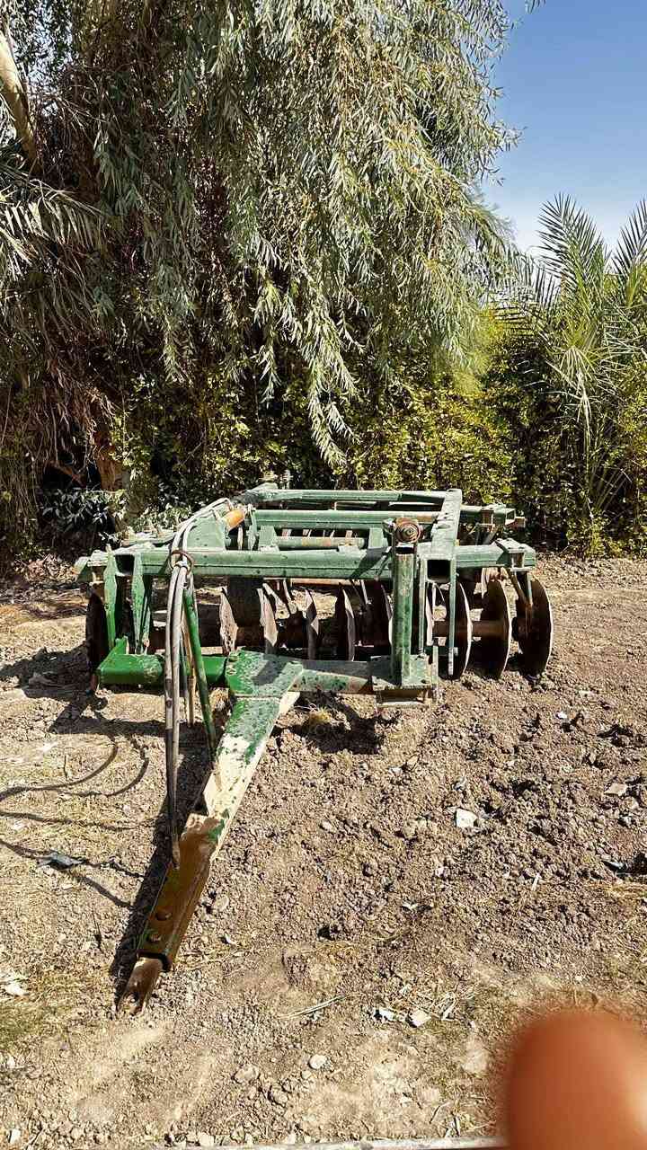 السلام عليكم 
فيات 140 فول عادي مديل 1996 سنويه وارقام واسط اكسل بارز تكمه عريضه كير بل دشبول مكينه لاتنقيص لاتبخير استندر جاهزه بوجه الشغل  وياه دسك 24حدادي وفدان 14سلوم رباعي. مصبوغه جماليه فقط 
 ***********
