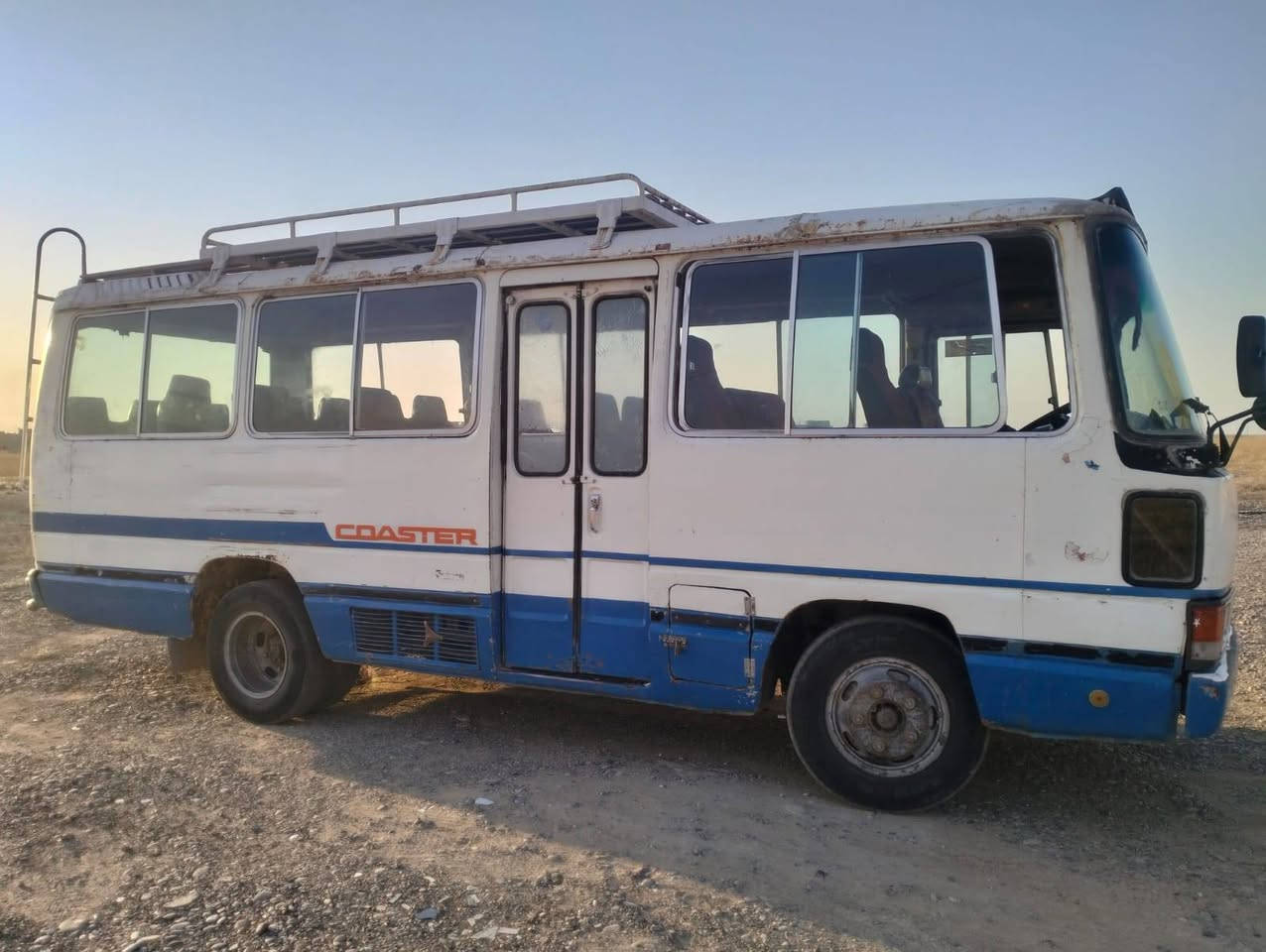 السلام عليكم 
كوستر للبيع جاهزه 82
محرك معمر قبل شهرين 
كير اكسل شرط 
السعر 6 ملايين وبيه مجال
***********
