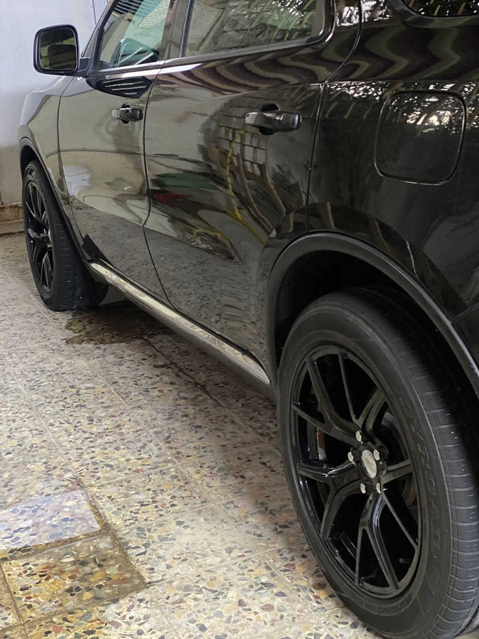 دوج دورنكو ٢٠١٤ داخله ٢٠٢٠ فولو مواصفات ما عدا الفتحه الون اسود حبه زيتوني رقم بغداد الجديد محرك ٦ سلندر 
السعر ١٨٥بيه مجال 
البيع مستعجل 
رقم صاحب السياره ***********
