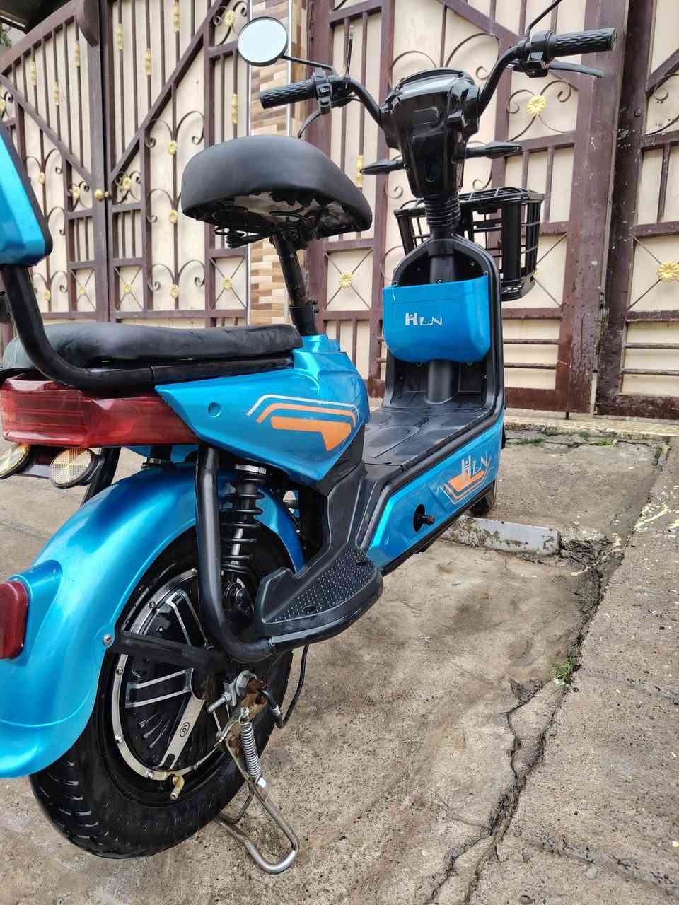 ماطور للبيع شرط
اشاير لايت هورن 
بطارية ٤ بصمة 
نضافه فول السعر ٢٠٠ وبي مجال 
الايسر حي الوحده 
***********
