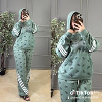 ملابس • للبيع • اتصال