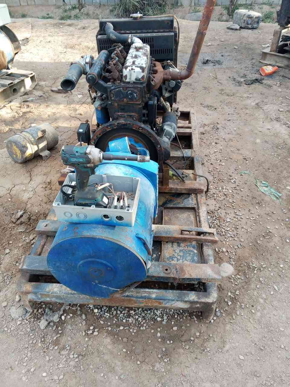 للبيع مولد ازوزة ياباني أربعة بساتم توليد 30كيفي شرط لاصرف ولا بخار المكان ديالى  الاتصال***********
