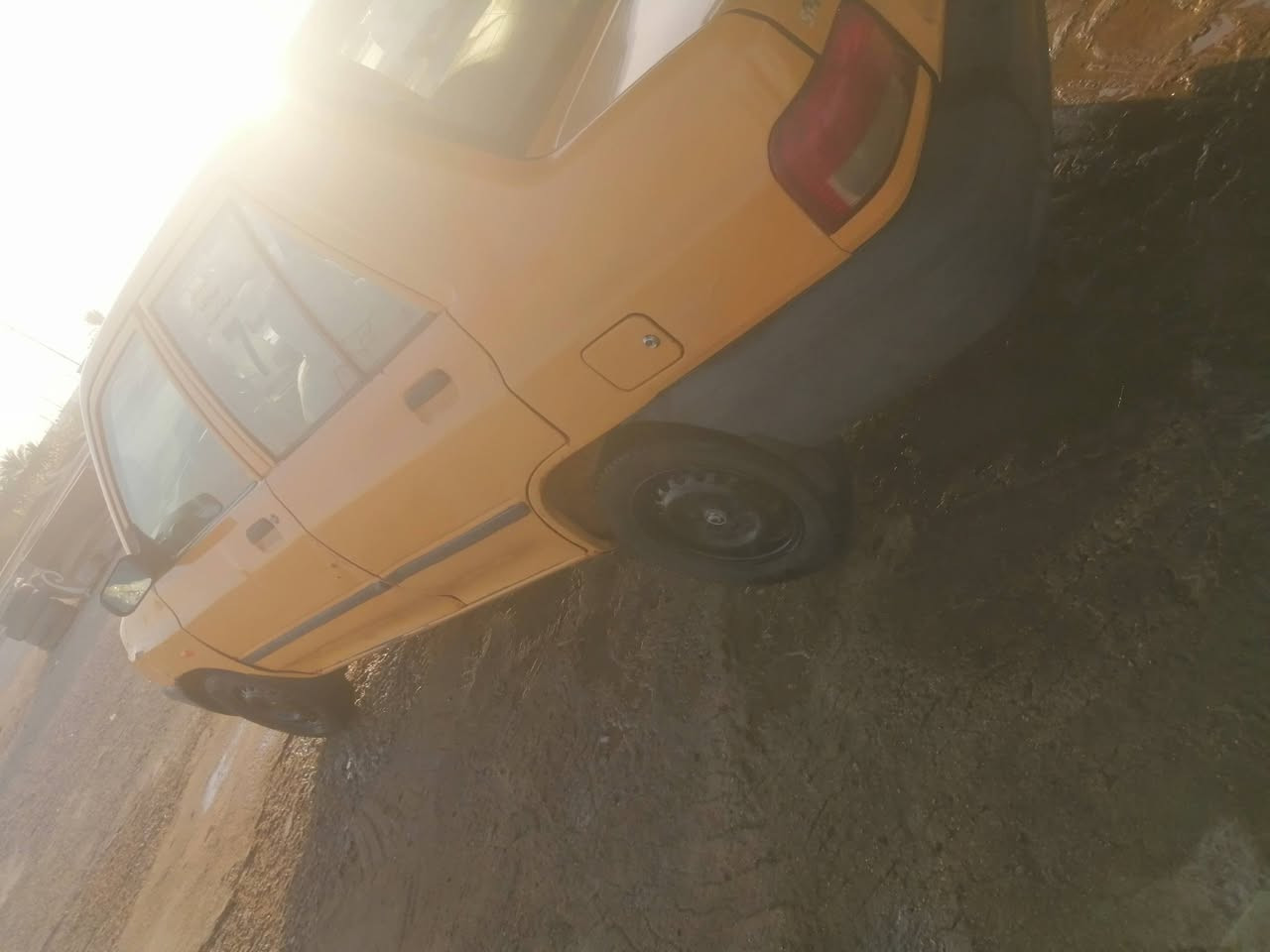 السلام عليكم سايبا موديل 2015 رقم قادسيه مكينه وكير مكفولات كفاله تخم تاير جديد ستوني شاده حداديه جديده مشط جديد كهربائيات كلها شغاله مدوشمه سياره هيئه وغرامات مصفره بيها وصولات سنويه لل29 مكالها باديوانيه يريد تحويل السياره بيها جاملغ امامي مبدل وبيها شويه رشات صبغ خياسات ومعمره
السعر 29 وبيها مجال حك جيه
***********
