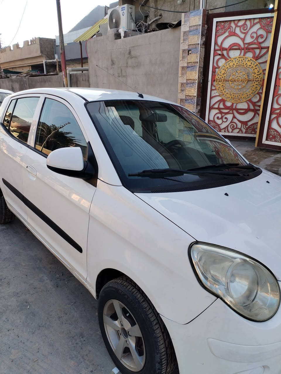 السلام عليكم سياره كيا بيكانتو للبيع 2009 بدون صبغ بدون ضرر رقم بغداد باسمي دولي  توماتيك السعر 65     ***********.    ***********.    مو شراي لا ينتصر
