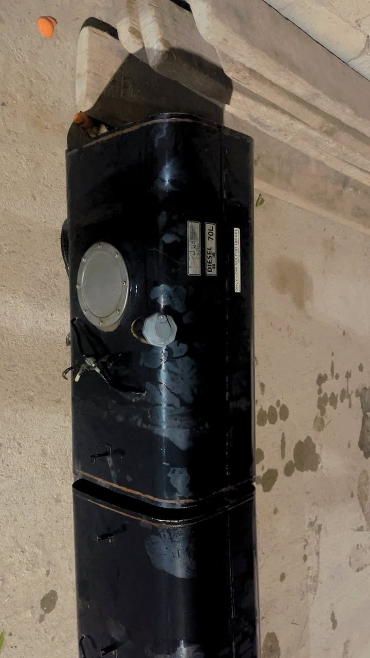 سلام عليكم تانكي كنتر البيع. سعر خاص مكان بغداد اليوسفية كراغول رقم الهاتف ***********
